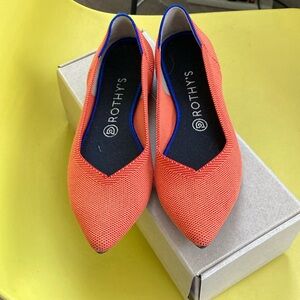 Rothy’s the point version 1, 8.5. Used in good condition.